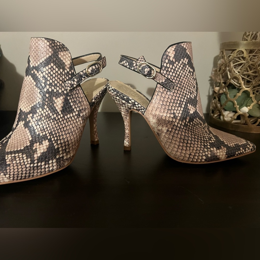 Vince Camuto 5.5